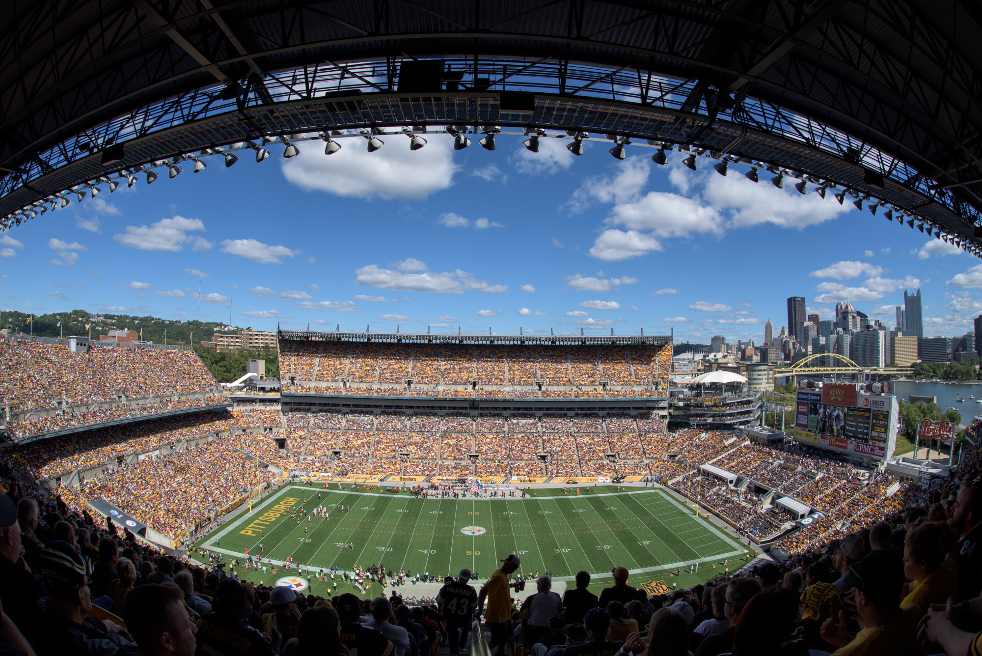 Heinz Field, 66,427 fans, a giant ketchup bottle, the skyline ... you got it all. -- DAVE DiCELLO